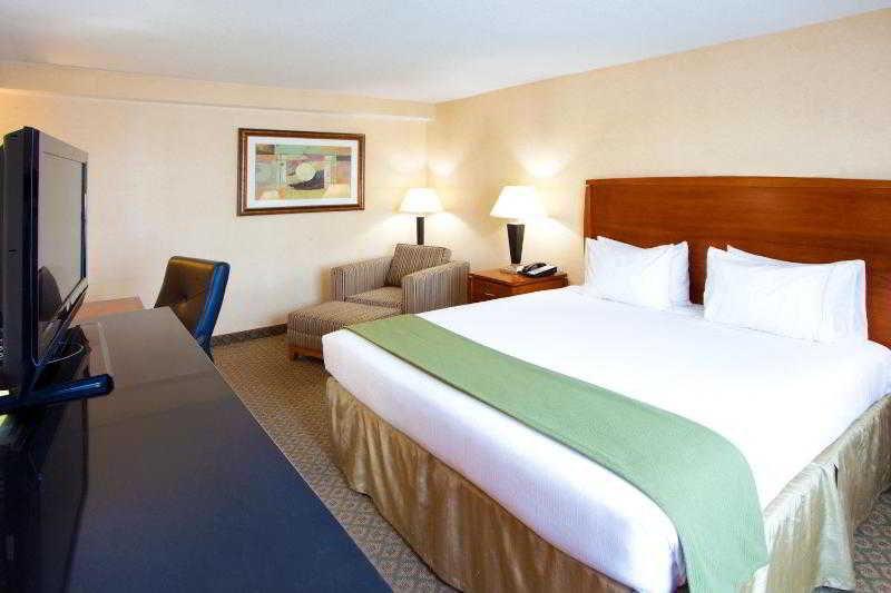 Holiday Inn Express Baltimore At The Stadiums By Ihg Pokoj fotografie