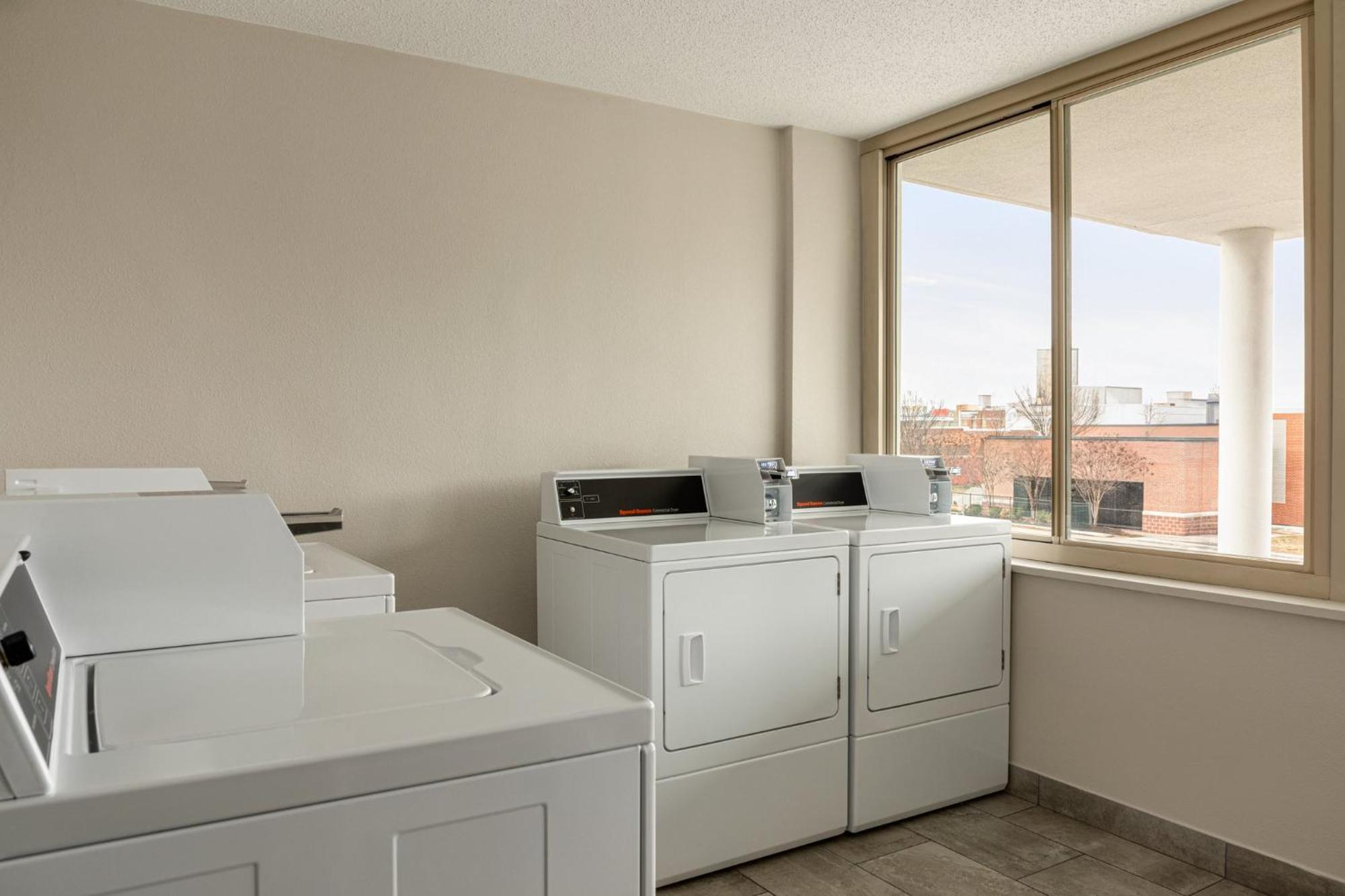 Holiday Inn Express Baltimore At The Stadiums By Ihg Exteriér fotografie